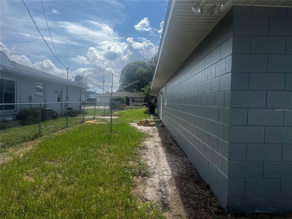 For Sale: $340,000 (3 beds, 2 baths, 1735 Square Feet)