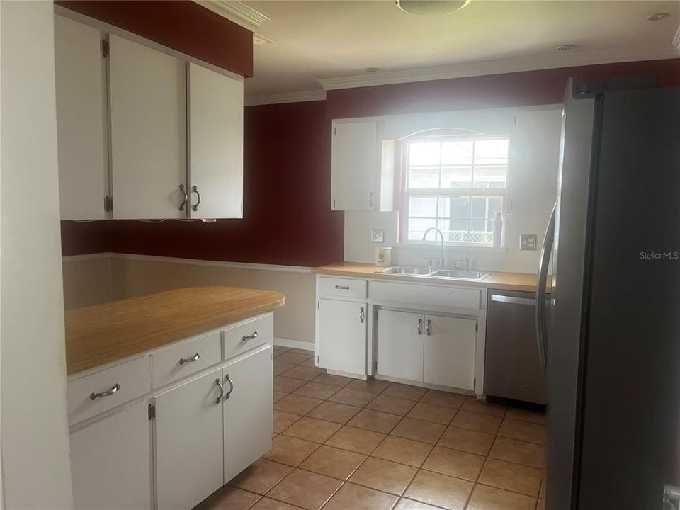 For Sale: $340,000 (3 beds, 2 baths, 1735 Square Feet)