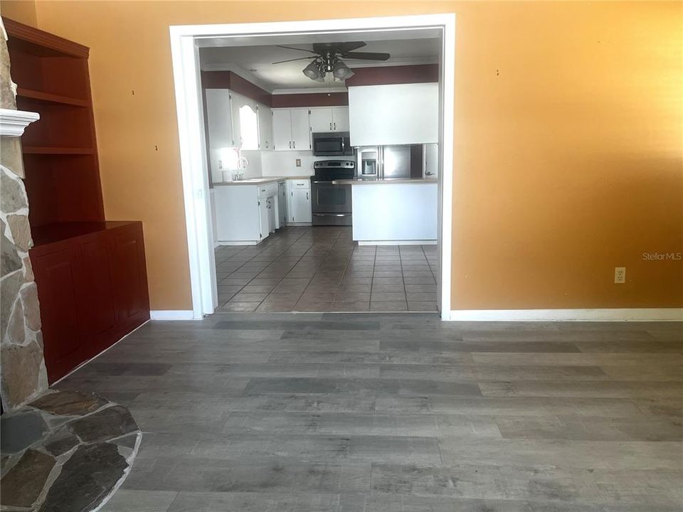 For Sale: $340,000 (3 beds, 2 baths, 1735 Square Feet)