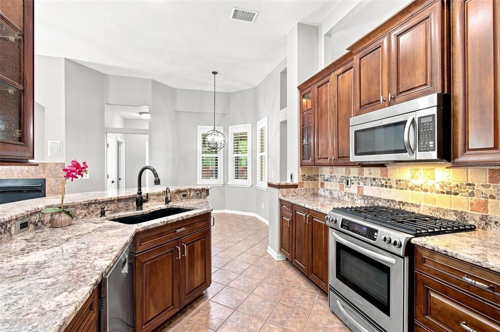 For Sale: $459,000 (4 beds, 3 baths, 2233 Square Feet)