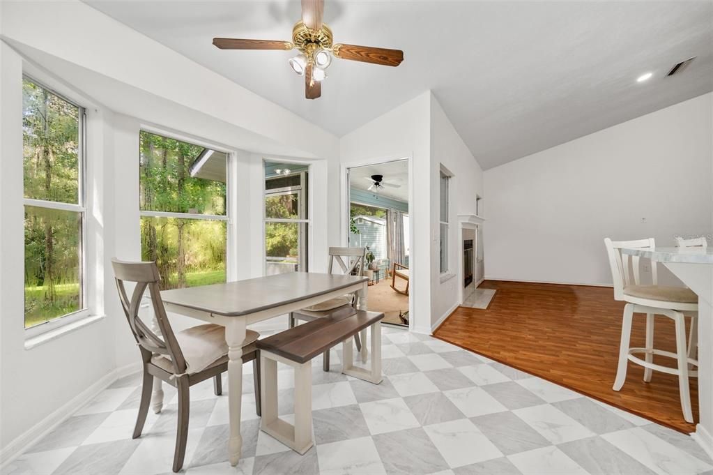 For Sale: $375,000 (3 beds, 2 baths, 1668 Square Feet)
