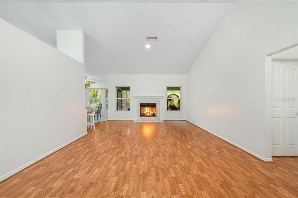 For Sale: $375,000 (3 beds, 2 baths, 1668 Square Feet)