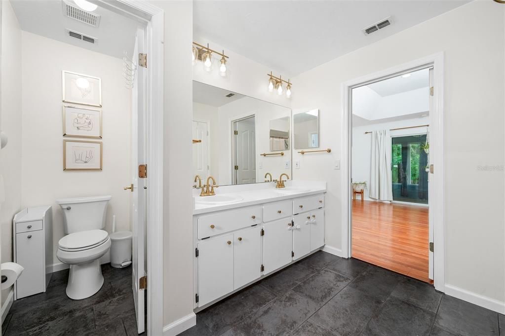 For Sale: $375,000 (3 beds, 2 baths, 1668 Square Feet)