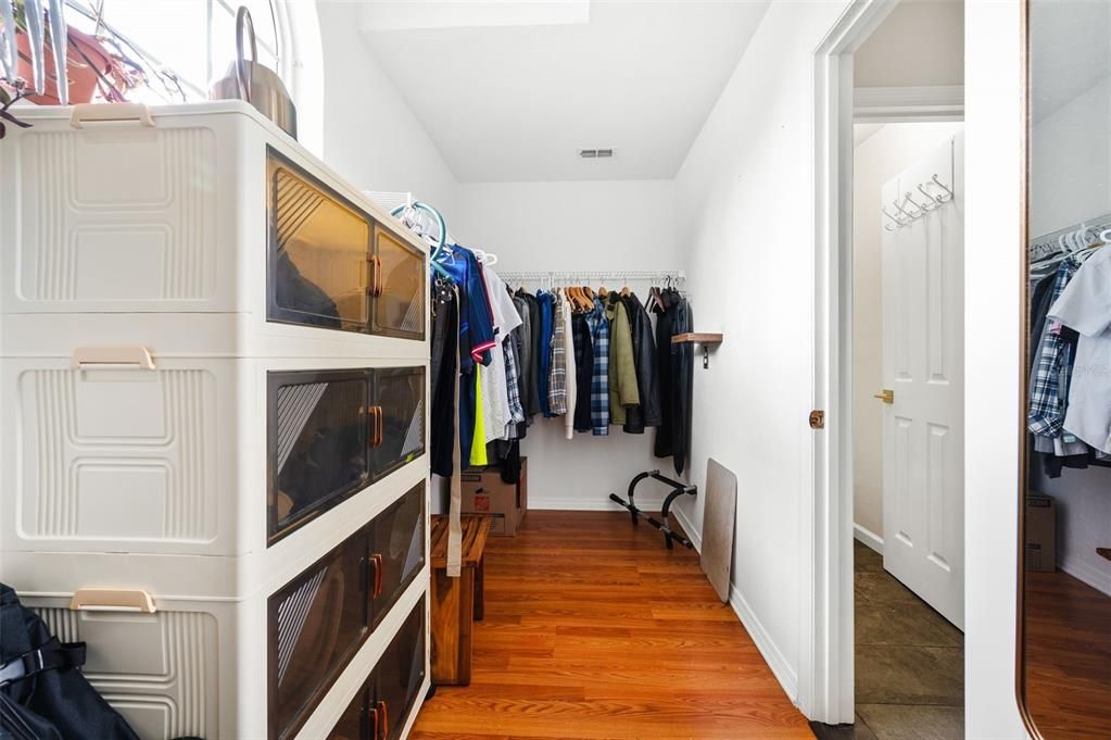 For Sale: $375,000 (3 beds, 2 baths, 1668 Square Feet)