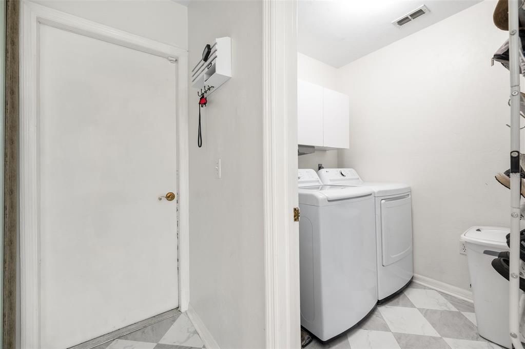 For Sale: $375,000 (3 beds, 2 baths, 1668 Square Feet)