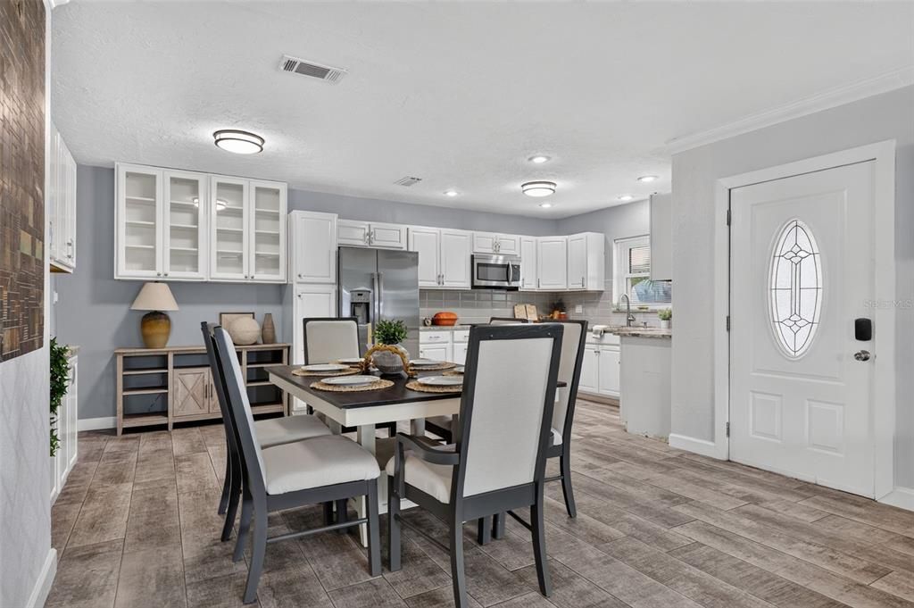 Active With Contract: $475,000 (3 beds, 2 baths, 1729 Square Feet)