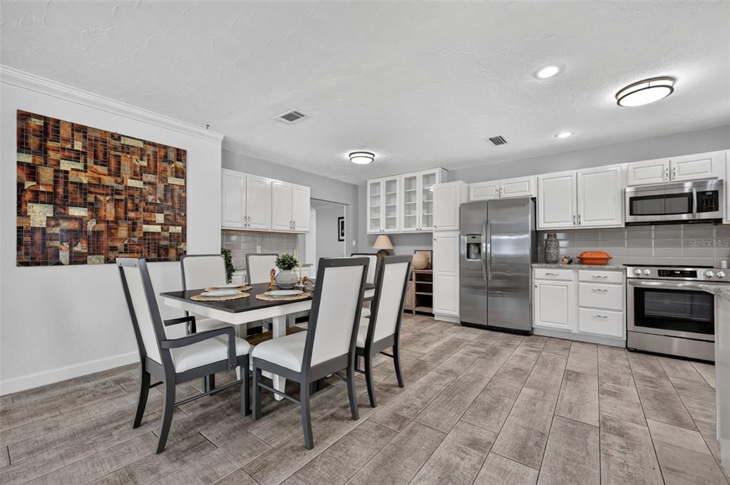 Active With Contract: $475,000 (3 beds, 2 baths, 1729 Square Feet)