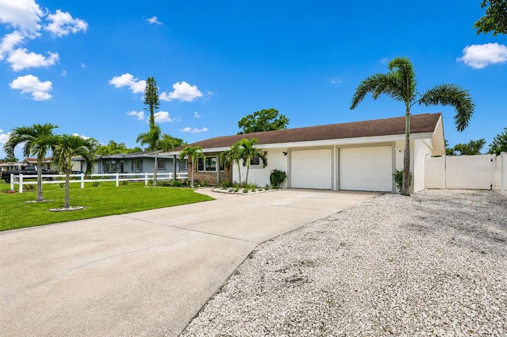 Active With Contract: $475,000 (3 beds, 2 baths, 1729 Square Feet)