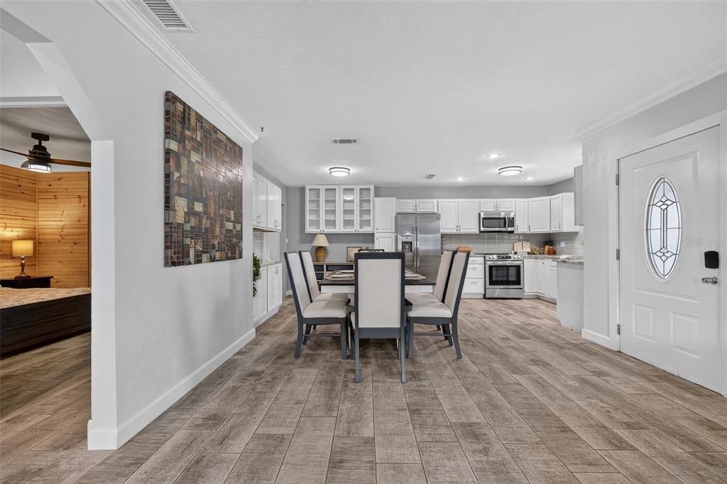 Active With Contract: $475,000 (3 beds, 2 baths, 1729 Square Feet)