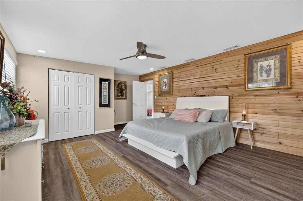 Active With Contract: $475,000 (3 beds, 2 baths, 1729 Square Feet)