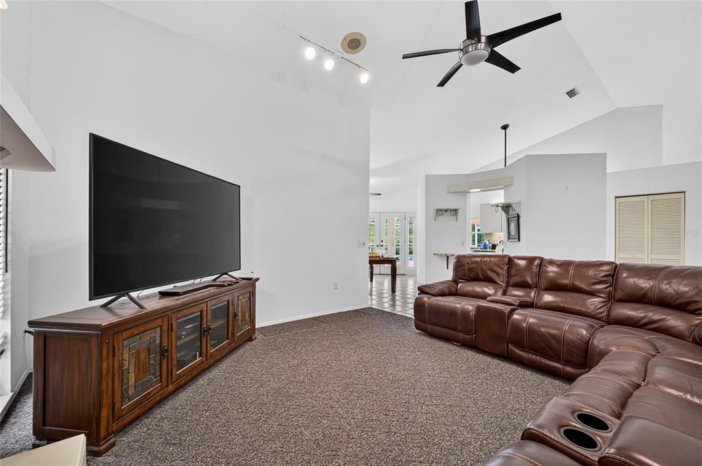 For Sale: $1,499,000 (3 beds, 2 baths, 2193 Square Feet)