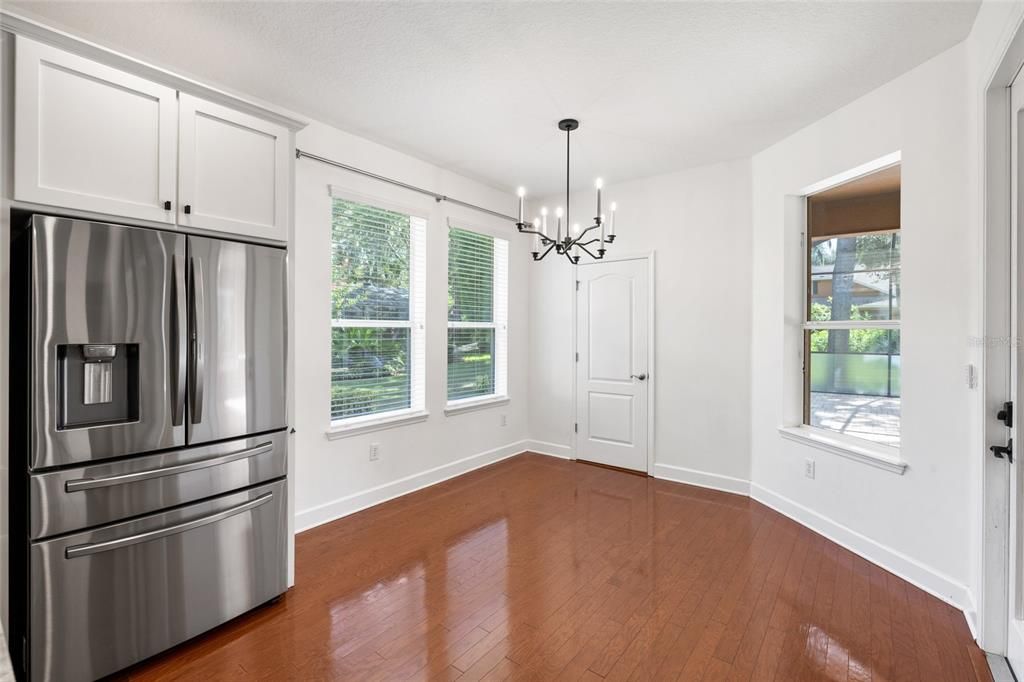 En Venta: $879,000 (4 camas, 3 baños, 3243 Pies cuadrados)