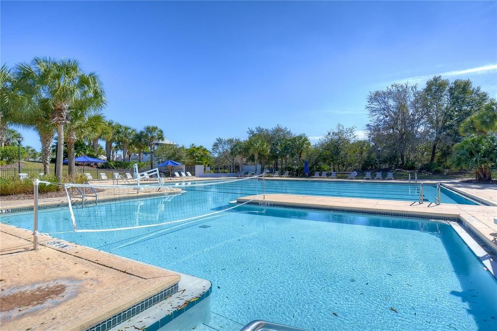 En Venta: $879,000 (4 camas, 3 baños, 3243 Pies cuadrados)