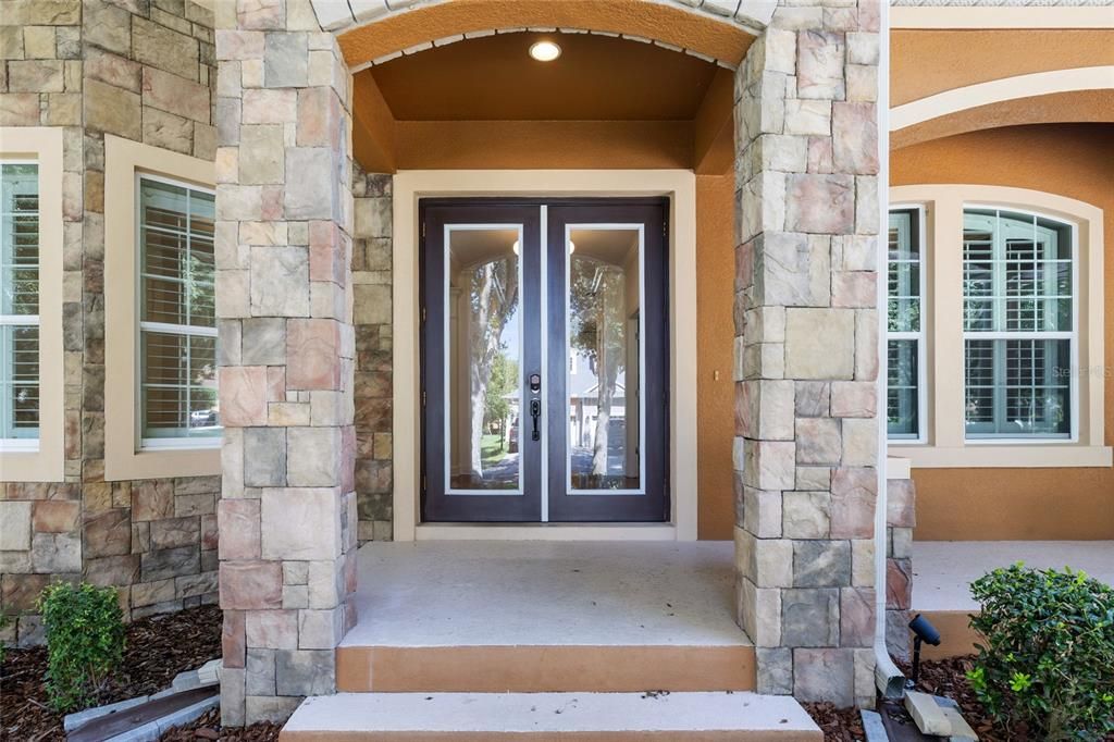 En Venta: $879,000 (4 camas, 3 baños, 3243 Pies cuadrados)