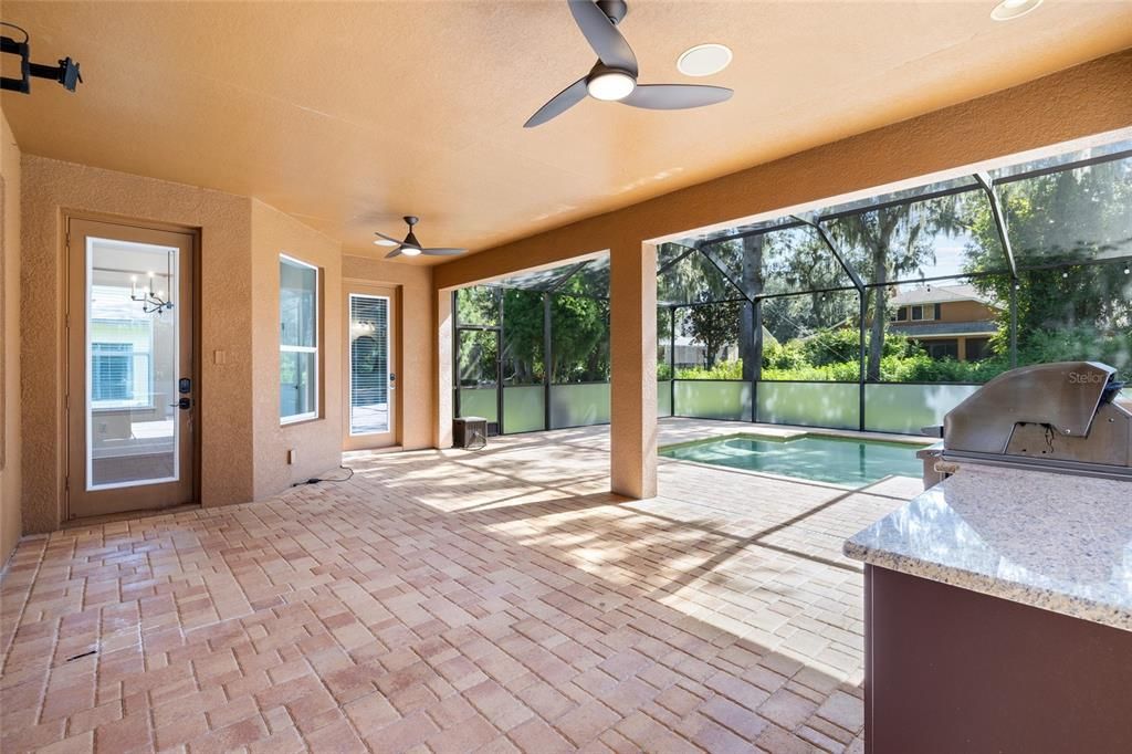 En Venta: $879,000 (4 camas, 3 baños, 3243 Pies cuadrados)