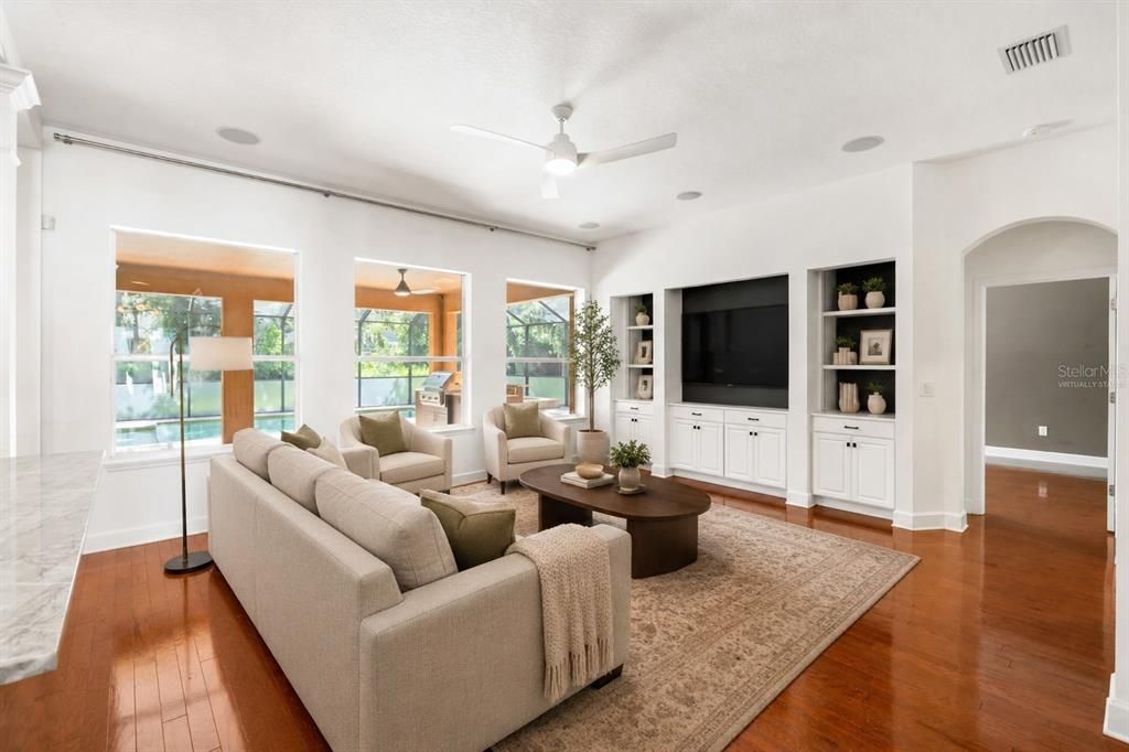 En Venta: $879,000 (4 camas, 3 baños, 3243 Pies cuadrados)