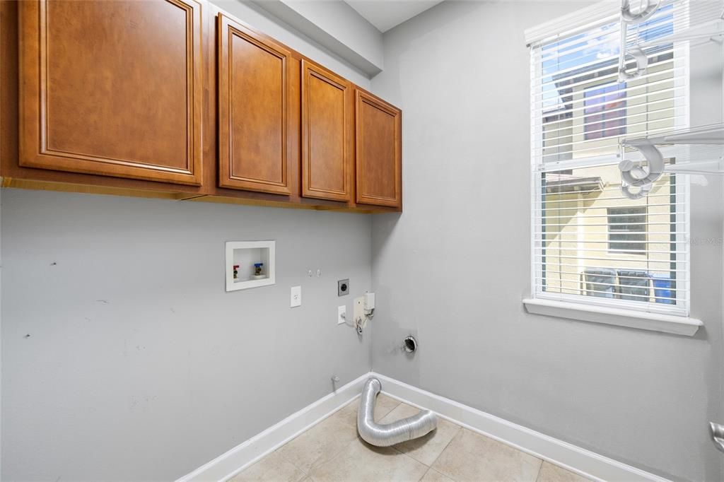 En Venta: $879,000 (4 camas, 3 baños, 3243 Pies cuadrados)