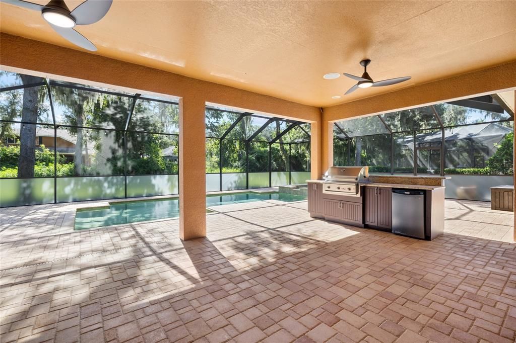 En Venta: $879,000 (4 camas, 3 baños, 3243 Pies cuadrados)