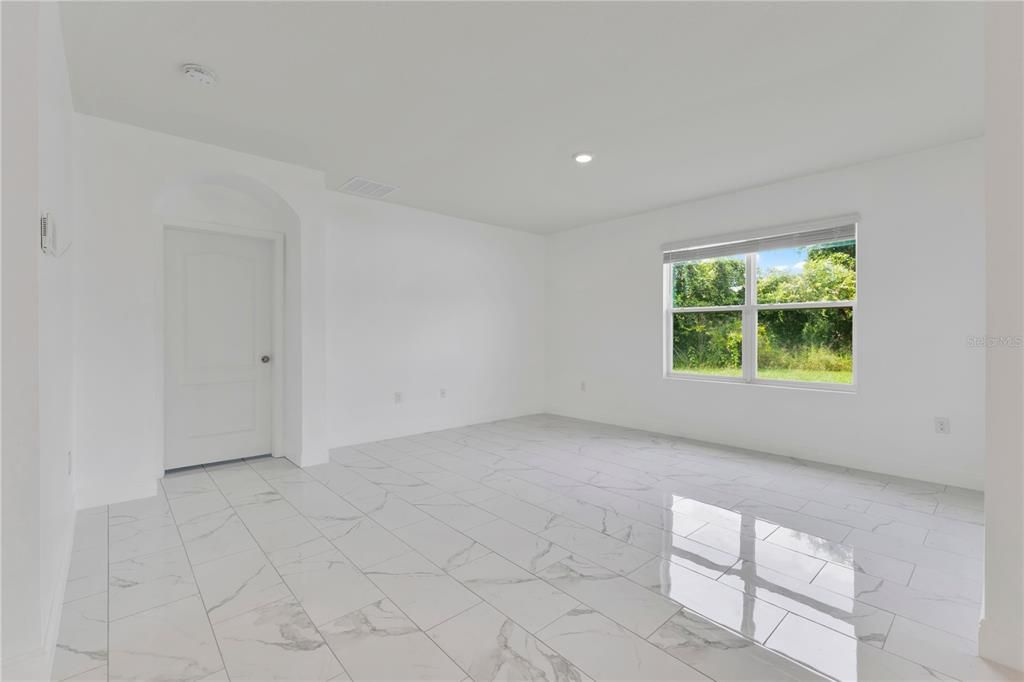Active With Contract: $265,000 (4 beds, 2 baths, 1825 Square Feet)