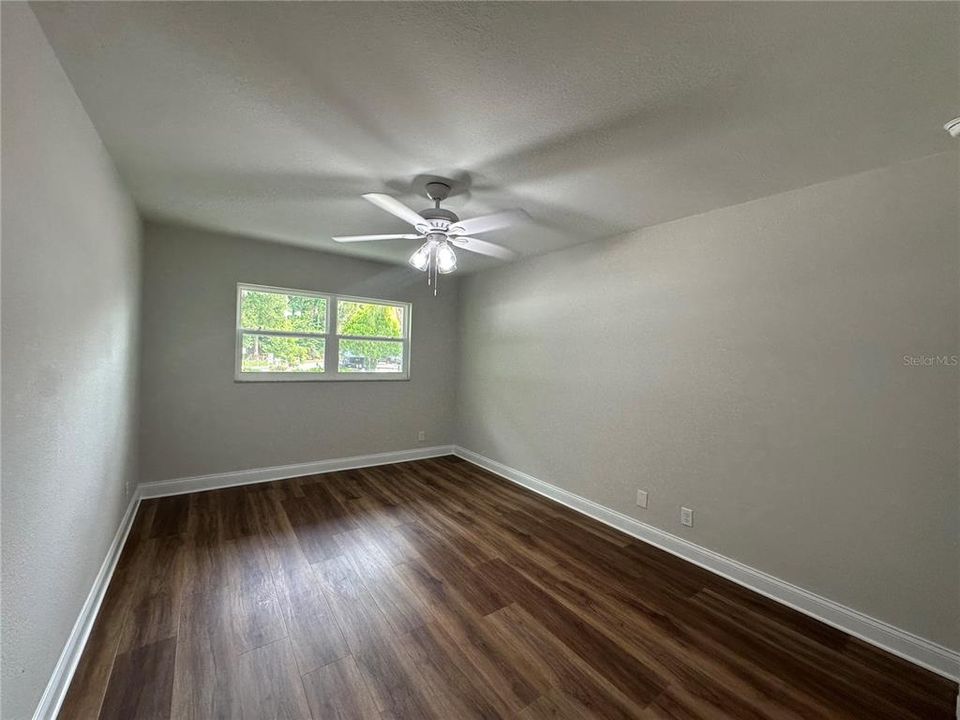 En Venta: $194,900 (3 camas, 2 baños, 1579 Pies cuadrados)