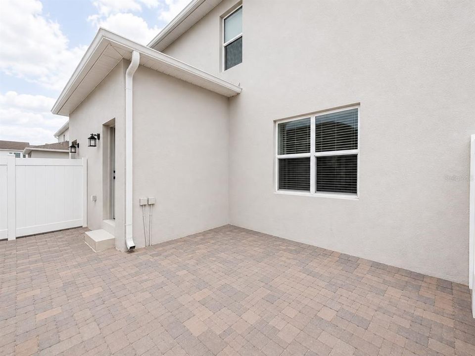For Rent: $2,450 (3 beds, 2 baths, 1755 Square Feet)