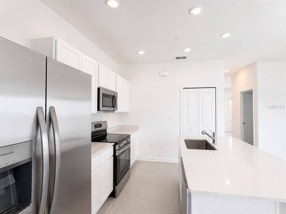 For Rent: $2,450 (3 beds, 2 baths, 1755 Square Feet)