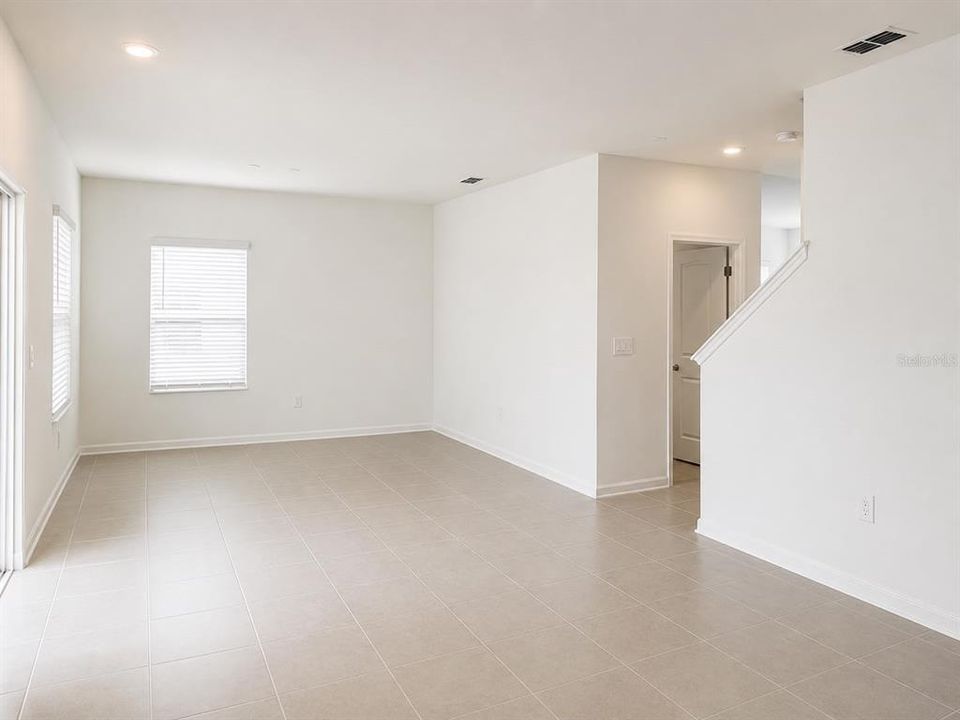 For Rent: $2,450 (3 beds, 2 baths, 1755 Square Feet)