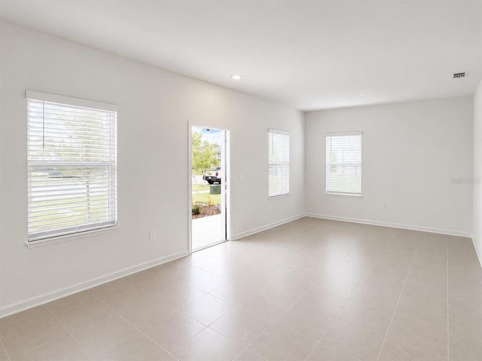 For Rent: $2,450 (3 beds, 2 baths, 1755 Square Feet)
