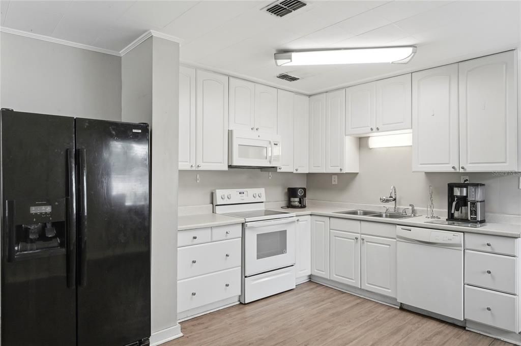 На продажу: $219,999 (3 спален, 1 ванн, 1128 Квадратных фут)