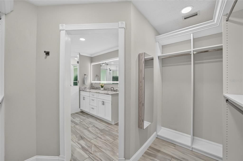 For Sale: $925,000 (4 beds, 2 baths, 2190 Square Feet)