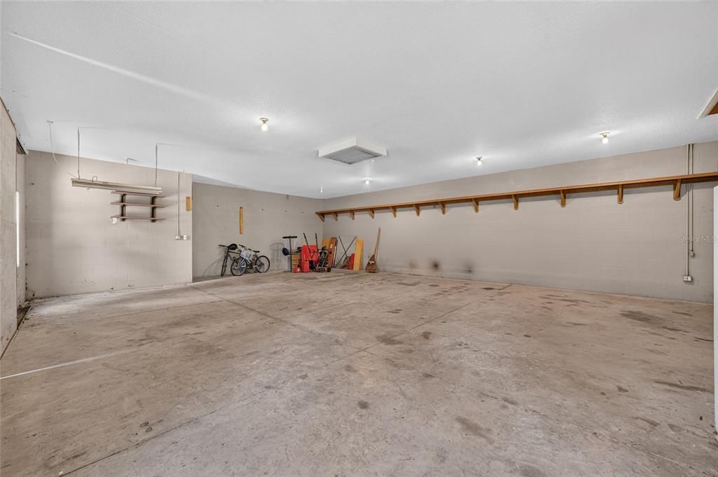 For Sale: $925,000 (4 beds, 2 baths, 2190 Square Feet)