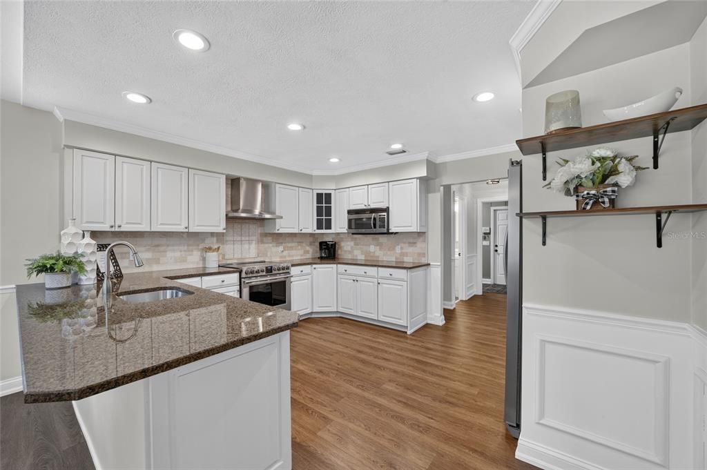 For Sale: $925,000 (4 beds, 2 baths, 2190 Square Feet)