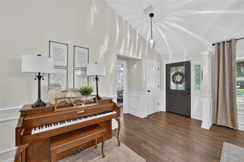 For Sale: $925,000 (4 beds, 2 baths, 2190 Square Feet)