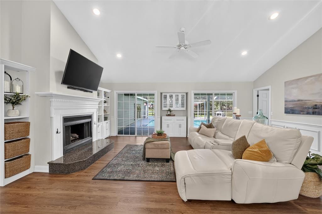For Sale: $925,000 (4 beds, 2 baths, 2190 Square Feet)