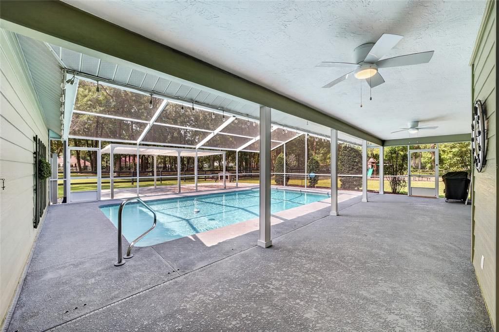 For Sale: $925,000 (4 beds, 2 baths, 2190 Square Feet)