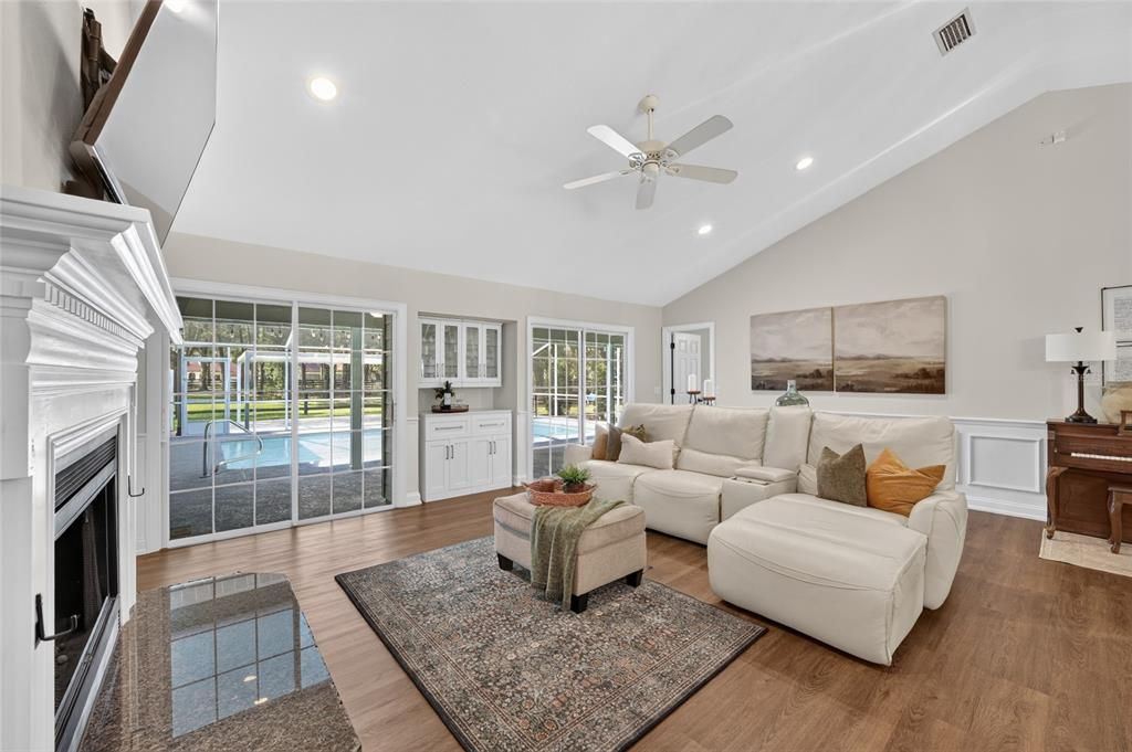 For Sale: $925,000 (4 beds, 2 baths, 2190 Square Feet)