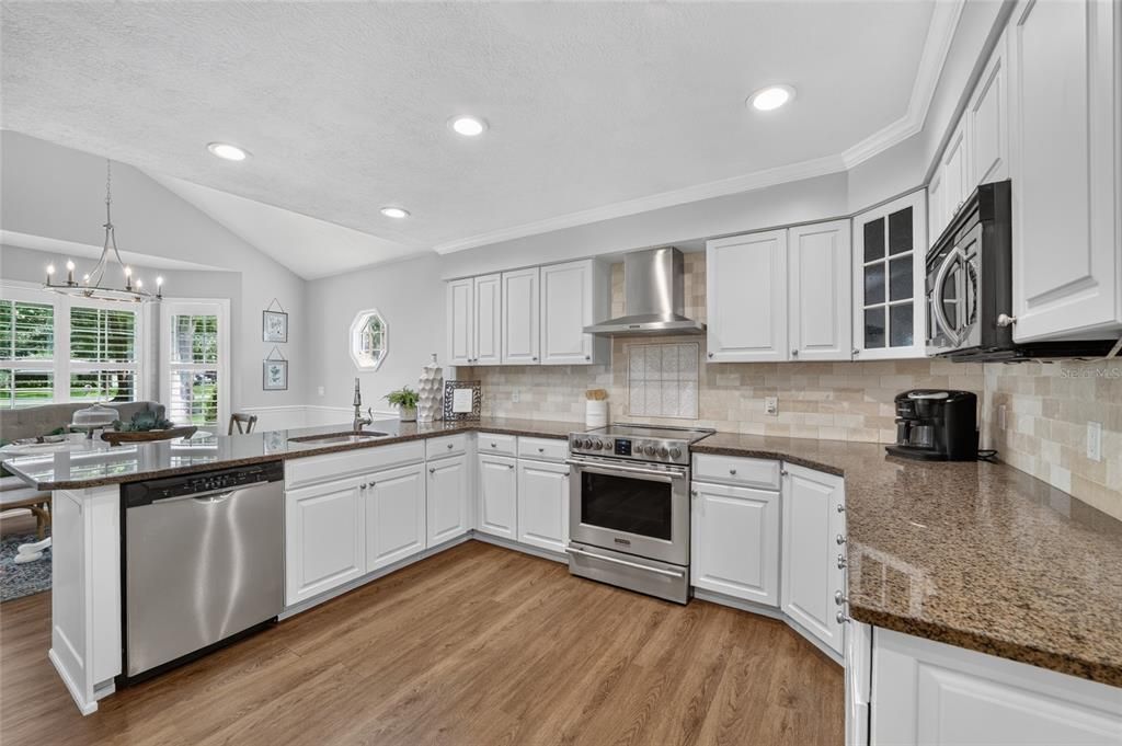 For Sale: $925,000 (4 beds, 2 baths, 2190 Square Feet)