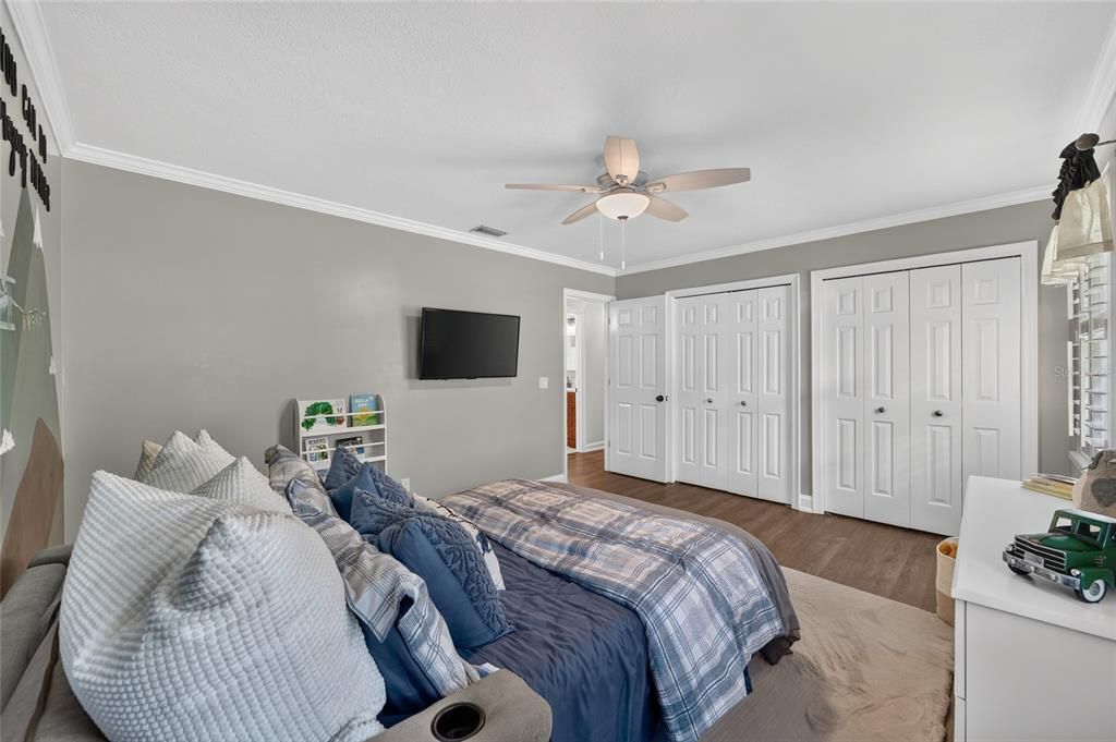 For Sale: $925,000 (4 beds, 2 baths, 2190 Square Feet)