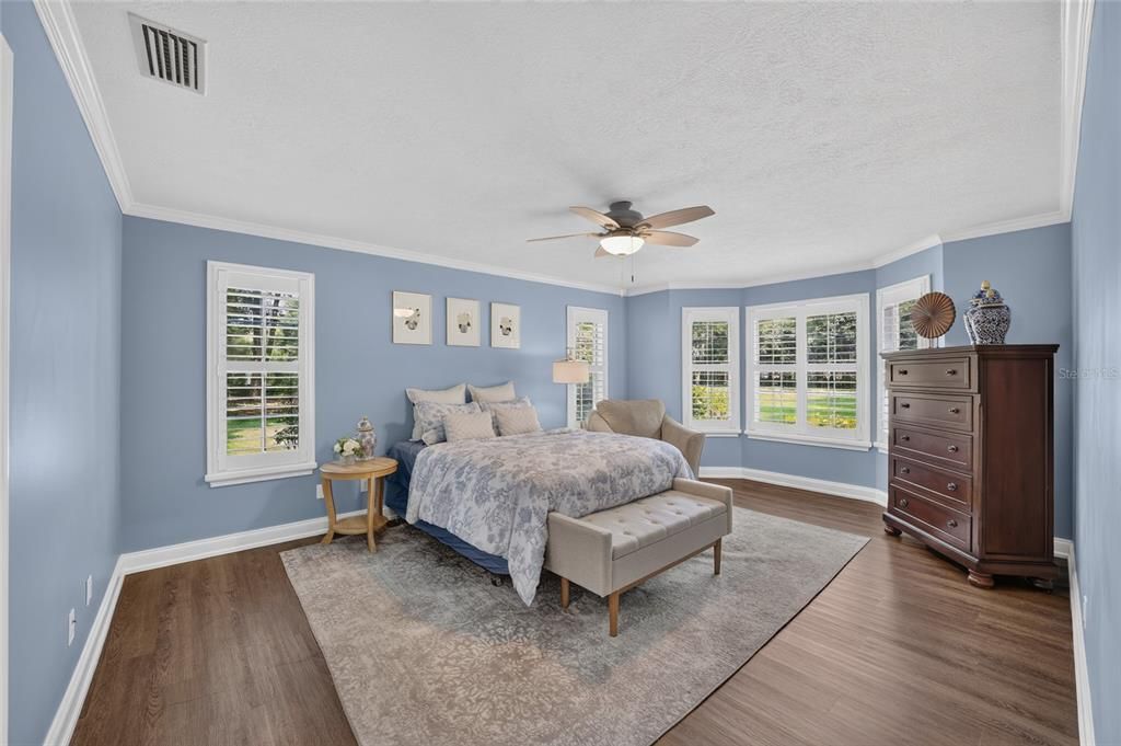 For Sale: $925,000 (4 beds, 2 baths, 2190 Square Feet)