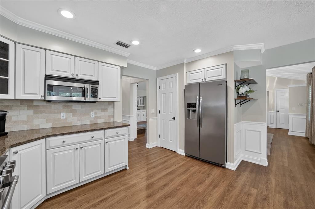 For Sale: $925,000 (4 beds, 2 baths, 2190 Square Feet)