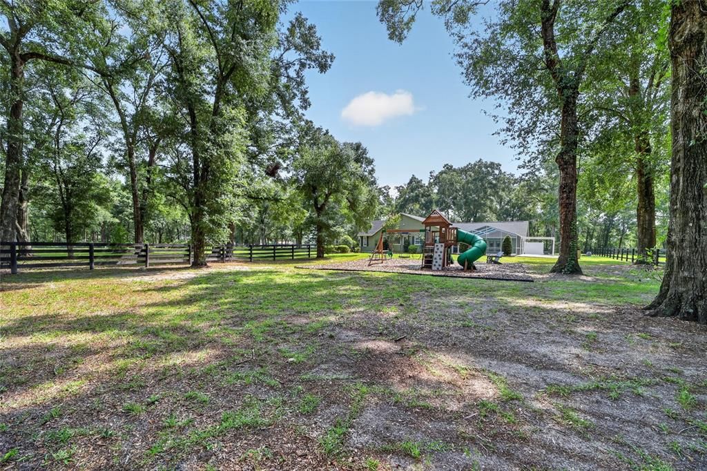 For Sale: $925,000 (4 beds, 2 baths, 2190 Square Feet)