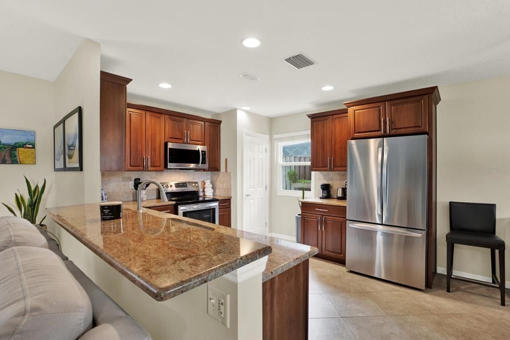 Active With Contract: $350,000 (3 beds, 2 baths, 1637 Square Feet)