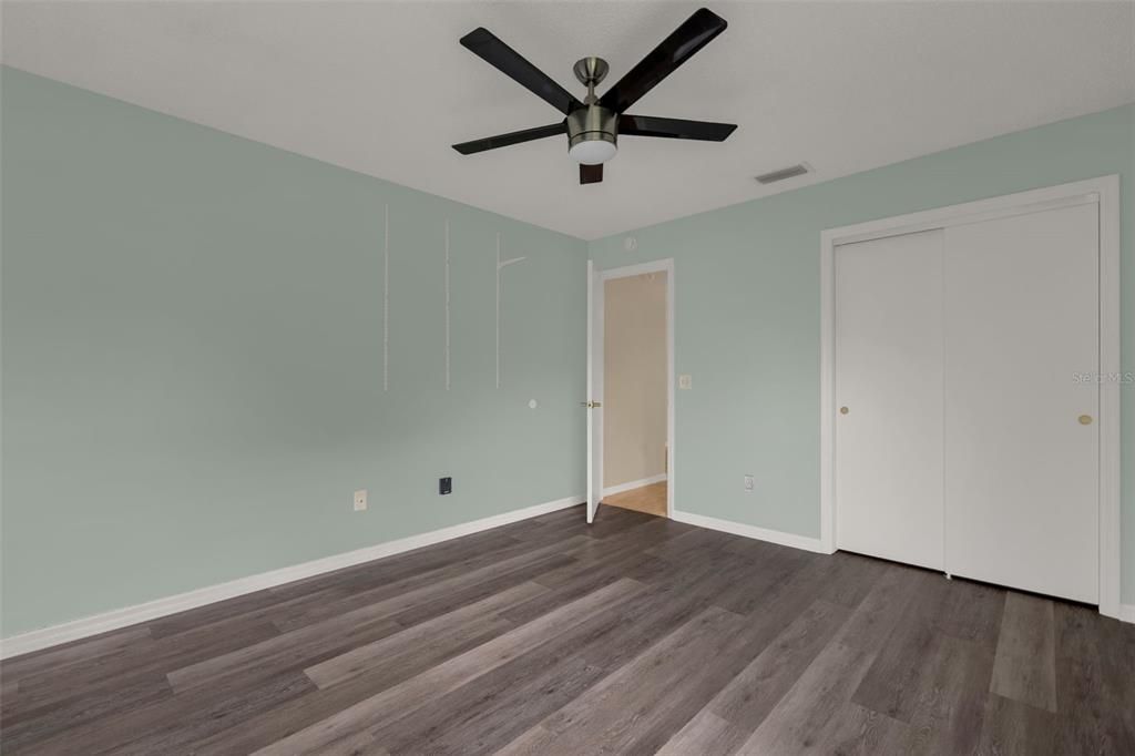 For Sale: $310,000 (3 beds, 2 baths, 1392 Square Feet)