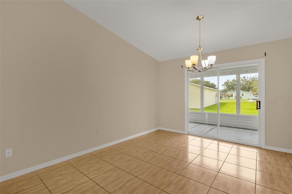 For Sale: $310,000 (3 beds, 2 baths, 1392 Square Feet)