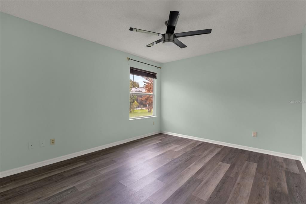 For Sale: $310,000 (3 beds, 2 baths, 1392 Square Feet)