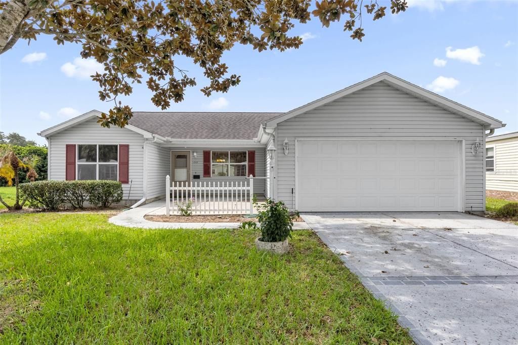 For Sale: $310,000 (3 beds, 2 baths, 1392 Square Feet)