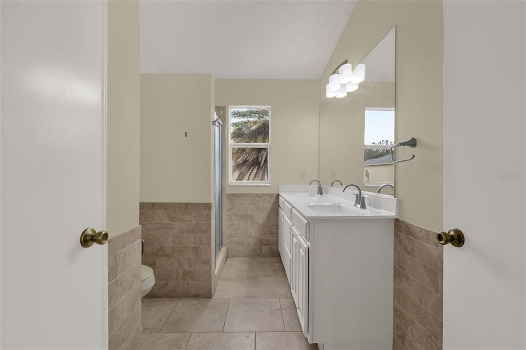 For Sale: $310,000 (3 beds, 2 baths, 1392 Square Feet)