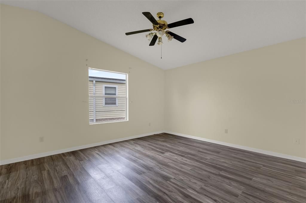 For Sale: $310,000 (3 beds, 2 baths, 1392 Square Feet)