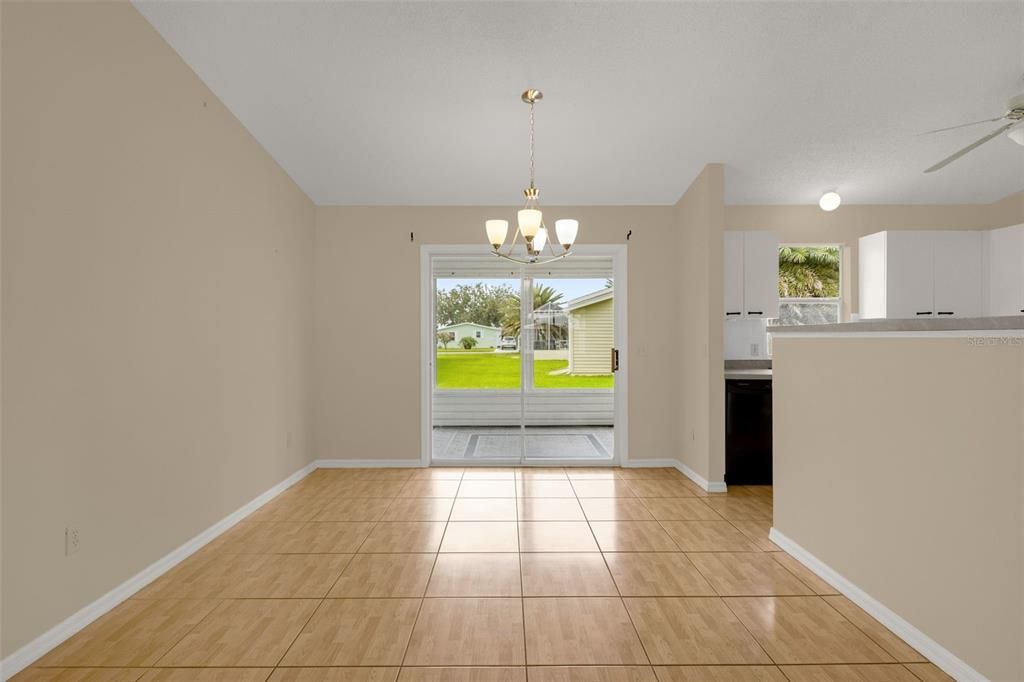 For Sale: $310,000 (3 beds, 2 baths, 1392 Square Feet)