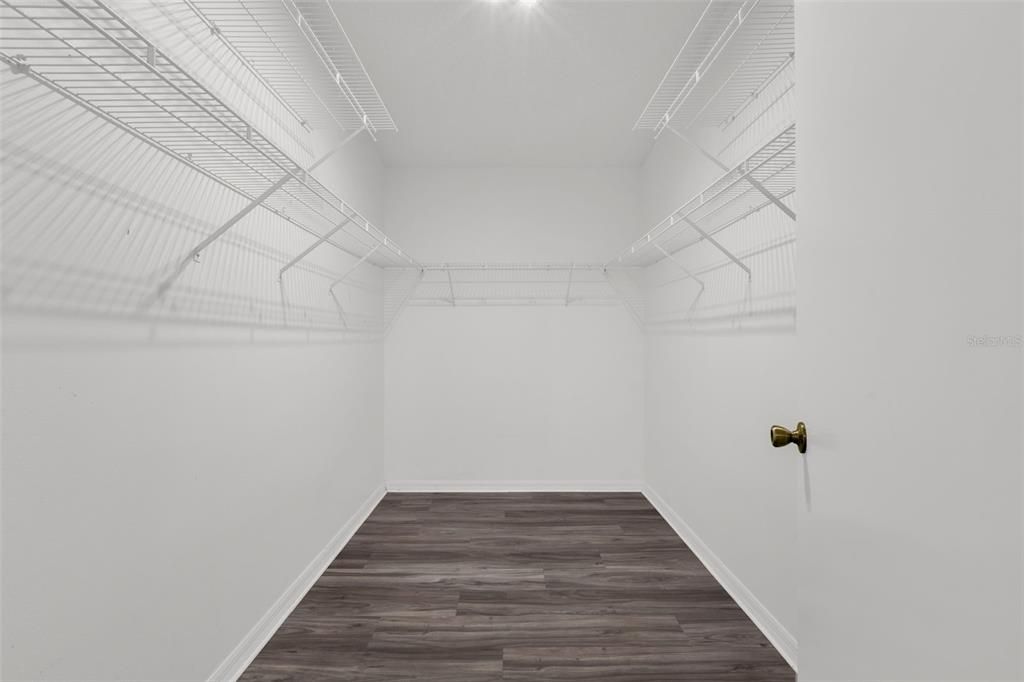 For Sale: $310,000 (3 beds, 2 baths, 1392 Square Feet)